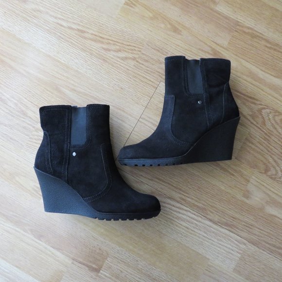 New Women’s White Mountain Black Suede Leather Wedge Fashion Ankle Boots 6.5 M - Picture 6 of 13
